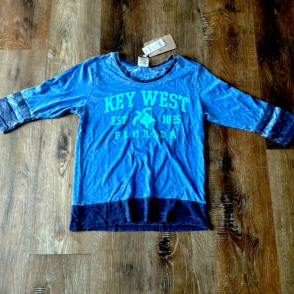 NEW AITH TAGS-Half Sleeve shirt